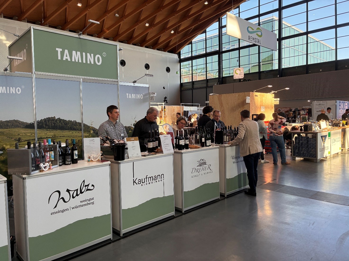 Foto 1: TAMINO (Buero Medienagenten, R und Lucie Greiner).